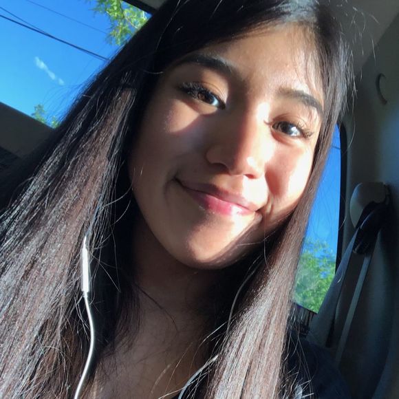 Meet your Posher, Amily - Picture 1 of 1